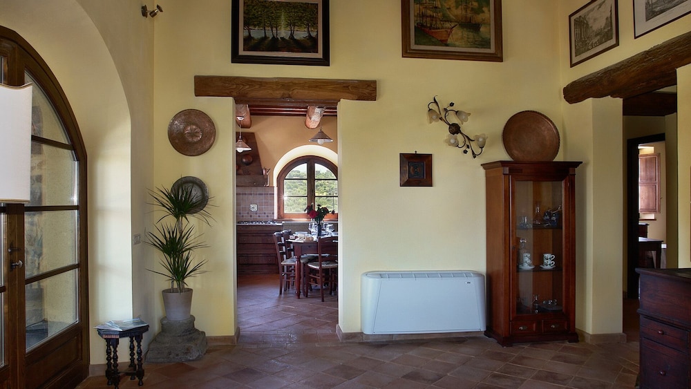 Villa photo 1