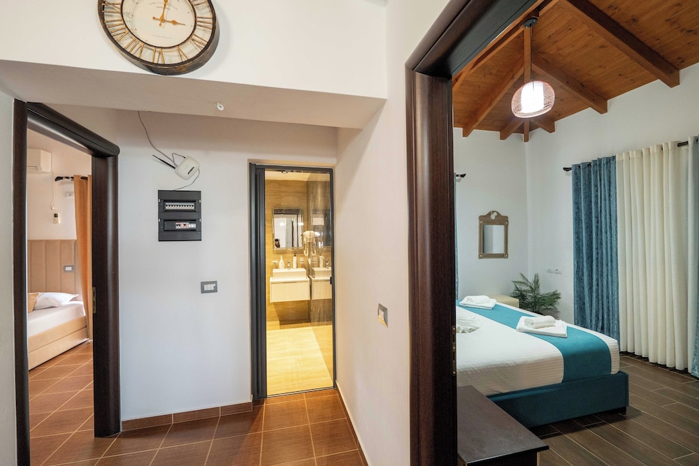 Deluxe Suite with Sea View