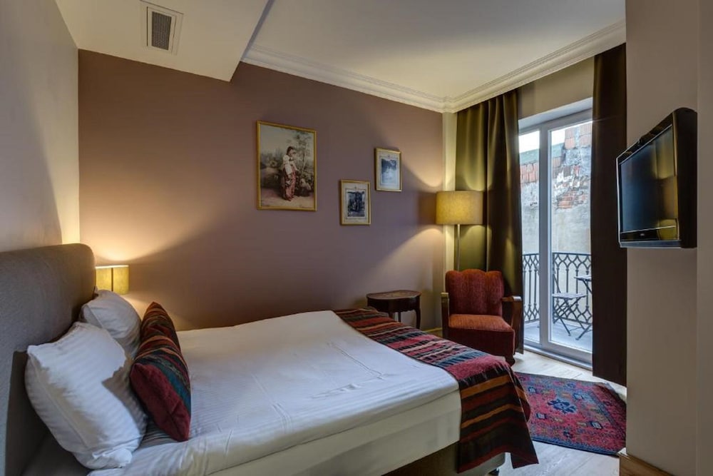 Double or Twin Room with Balcony photo 1