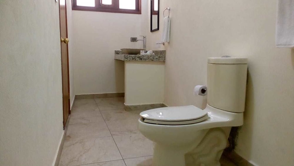 Standard Triple Room, Multiple Beds photo 2