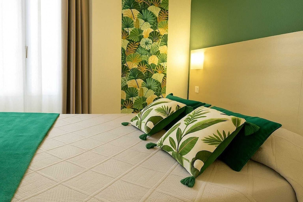Standard Double or Twin Room - Photo 1