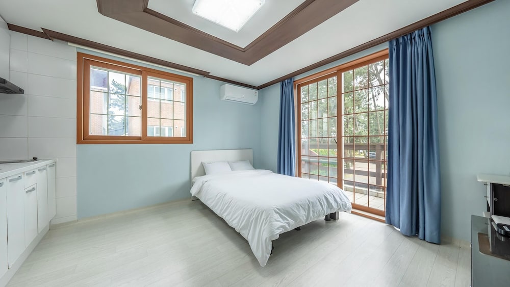 Basic Room, 1 Bedroom (room201) - Photo 1