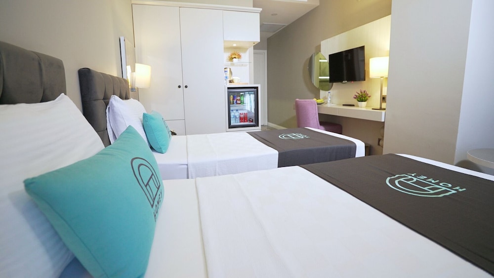 Economy Twin Room - Photo 11