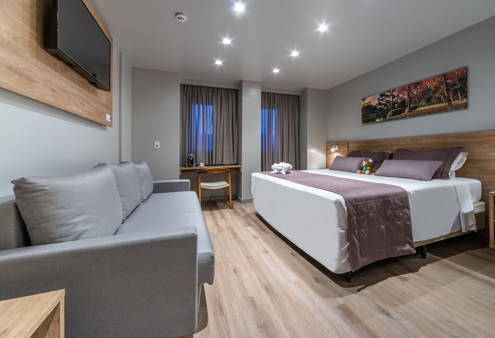 Luxury Triple Room, Multiple Beds - Photo 3