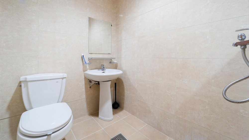 Basic Room, 1 Bedroom (203) - Photo 6