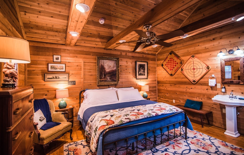 Standard Cabin, 1 King Bed, Garden Area photo 1