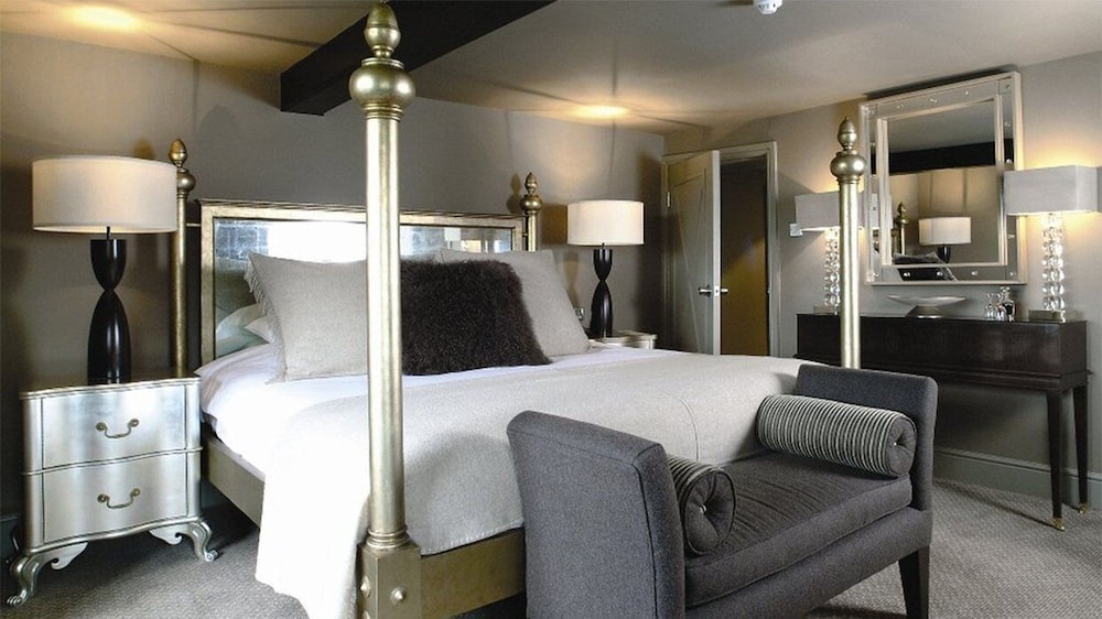 Suite, Main House - Photo 4