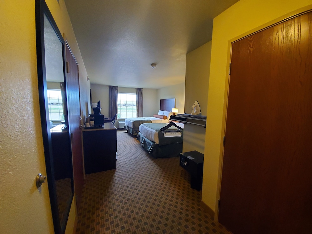 Room, 2 Queen Beds, Accessible, Non Smoking (Benched Tub) photo 3