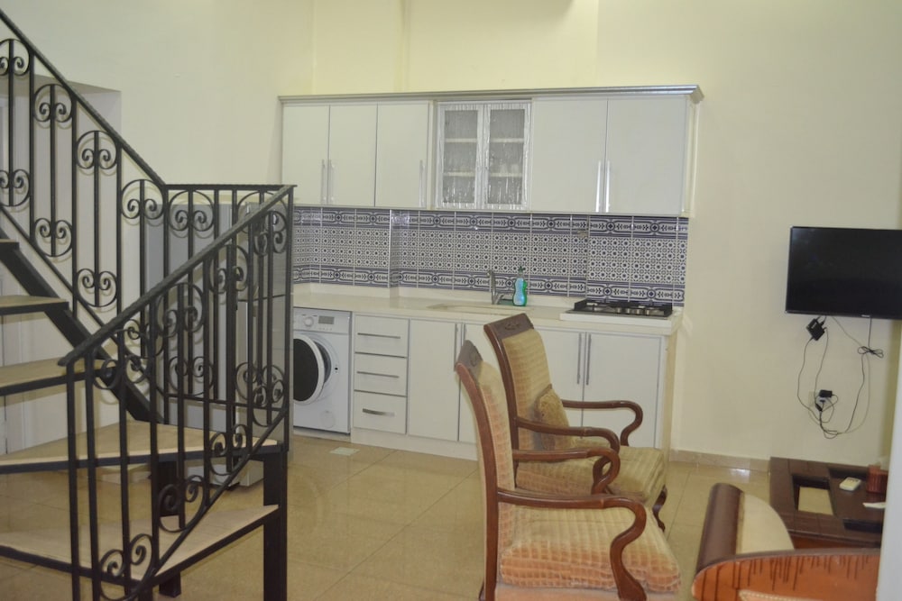 Duplex - Photo 10