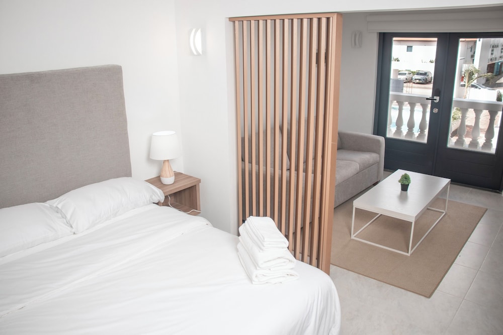 Comfort Studio Suite, 1 Bedroom, Kitchenette, Courtyard View APT 7 photo 3