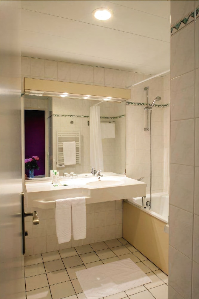 Family Room, 2 Double Beds, Sea View photo 3