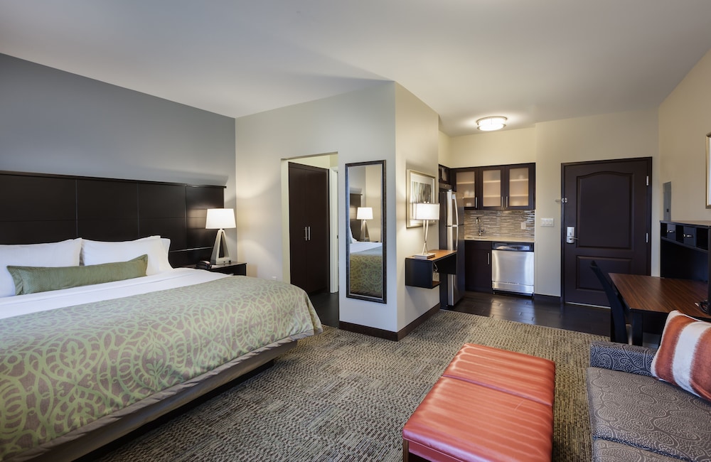 Studio Suite, 1 King Bed, Accessible Bathtub, Kitchen (Mobil, Tub)