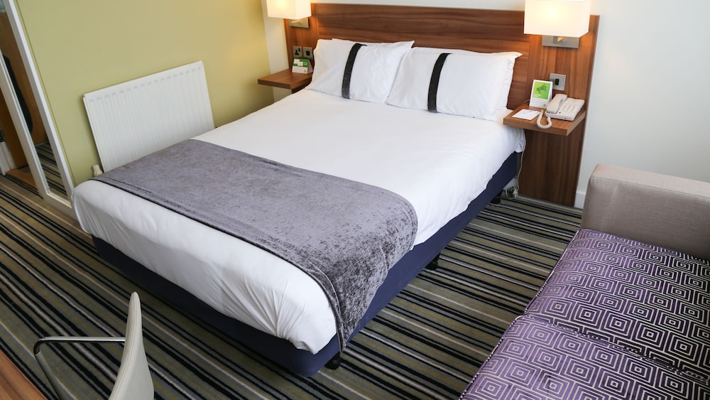 Standard Room, 1 Double Bed with Sofa bed (Walk-In Shower) photo 2