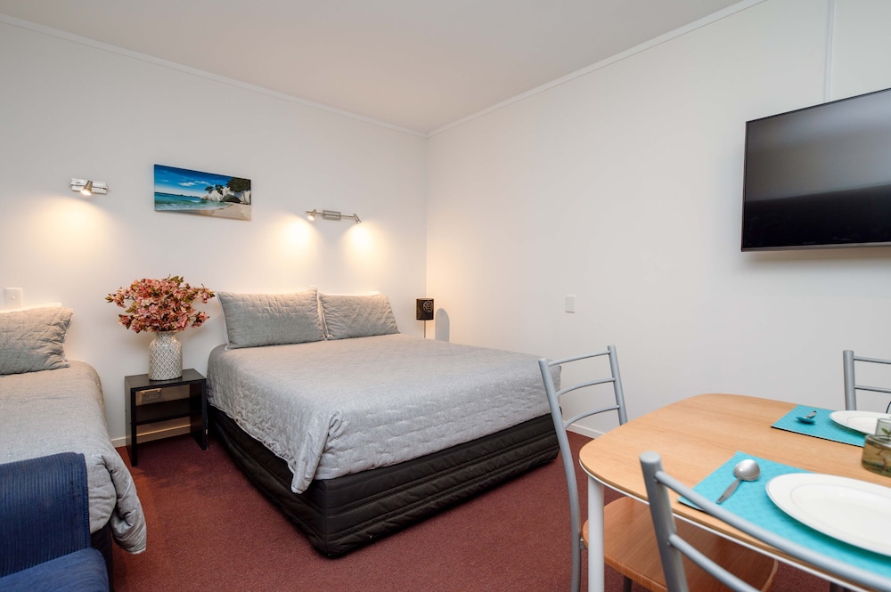 Senior Suite, Non Smoking, Kitchenette photo 2