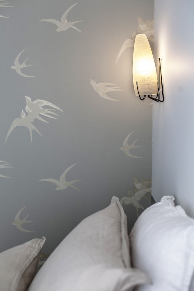 Standard Single Room, 1 Queen Bed
