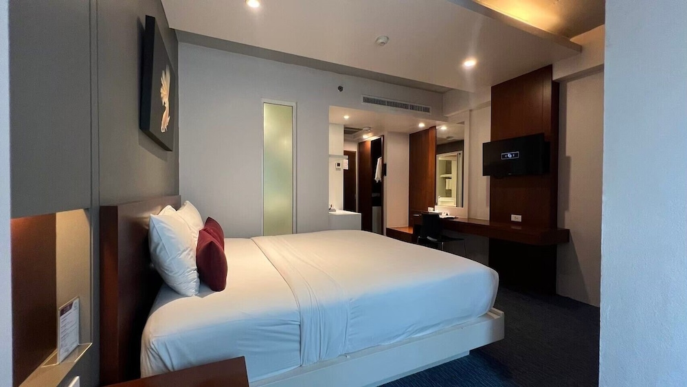 Premier Deluxe Room - Photo 9