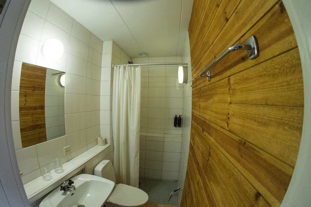 Basic Double or Twin Room - Photo 6