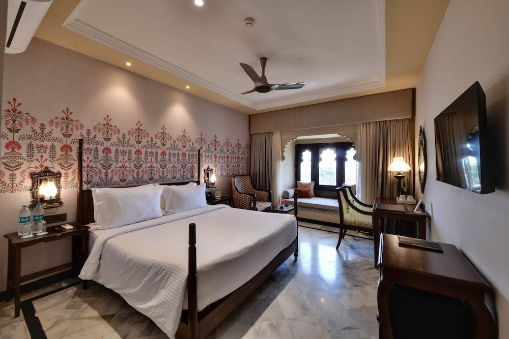 Winter Green Premium Room