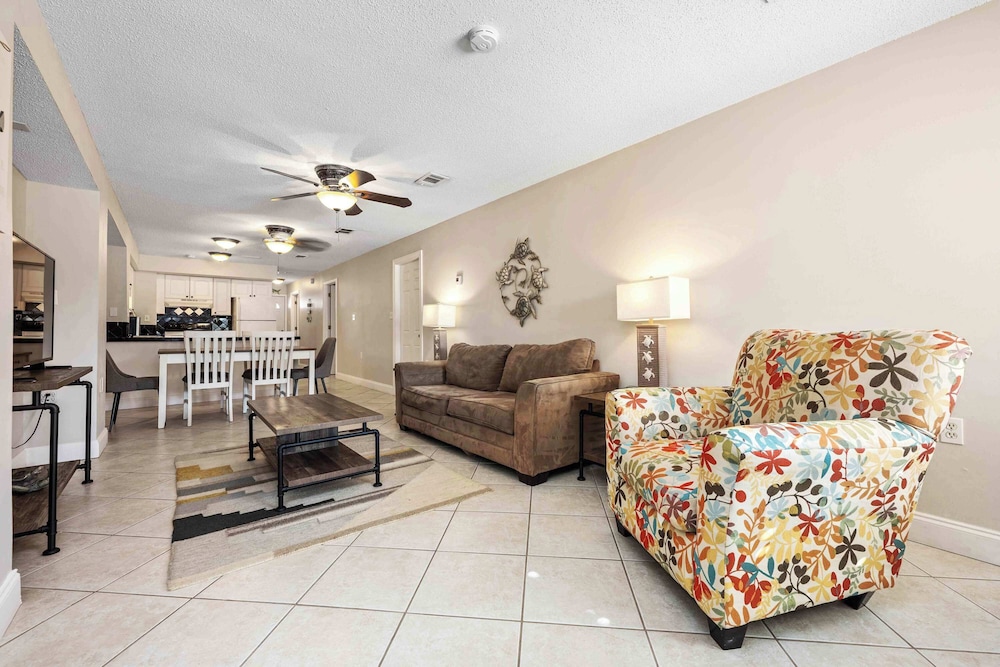 Double Room Single Use, Balcony, Lake View photo 3