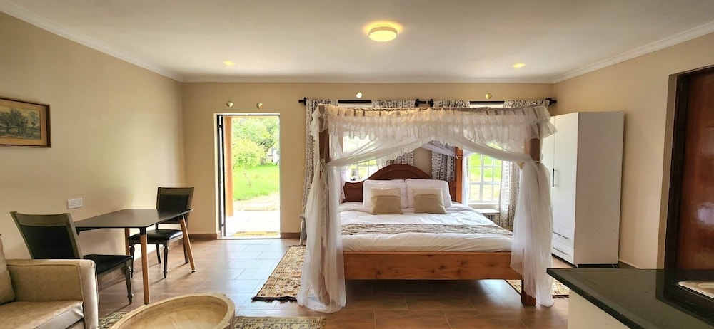Executive Cottage, Multiple Beds, Accessible, Hill View