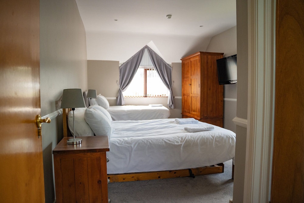 Standard Double or Twin Room, Multiple Beds, Garden View photo 1