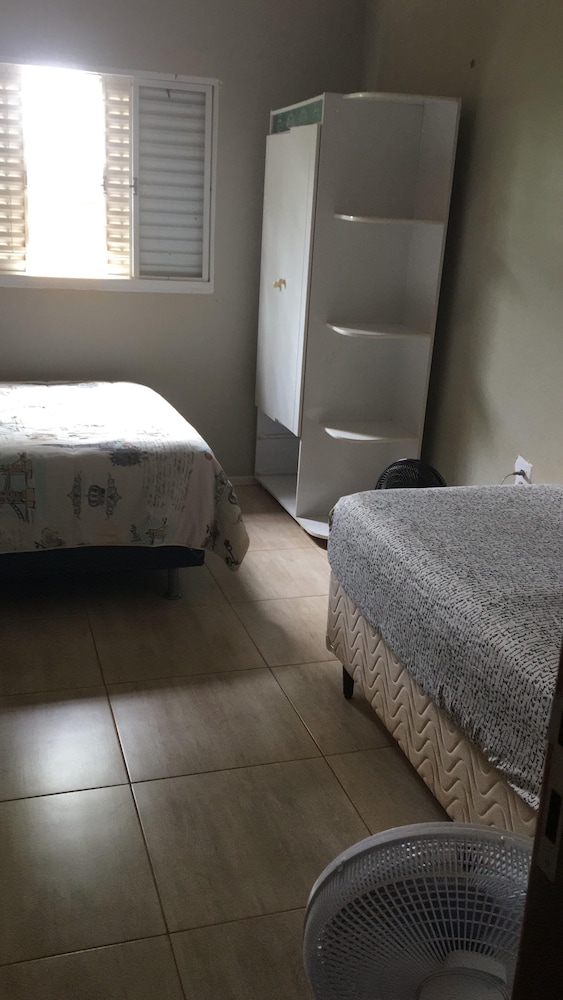 Quarto Basico - 1 Cama De Casal photo 1