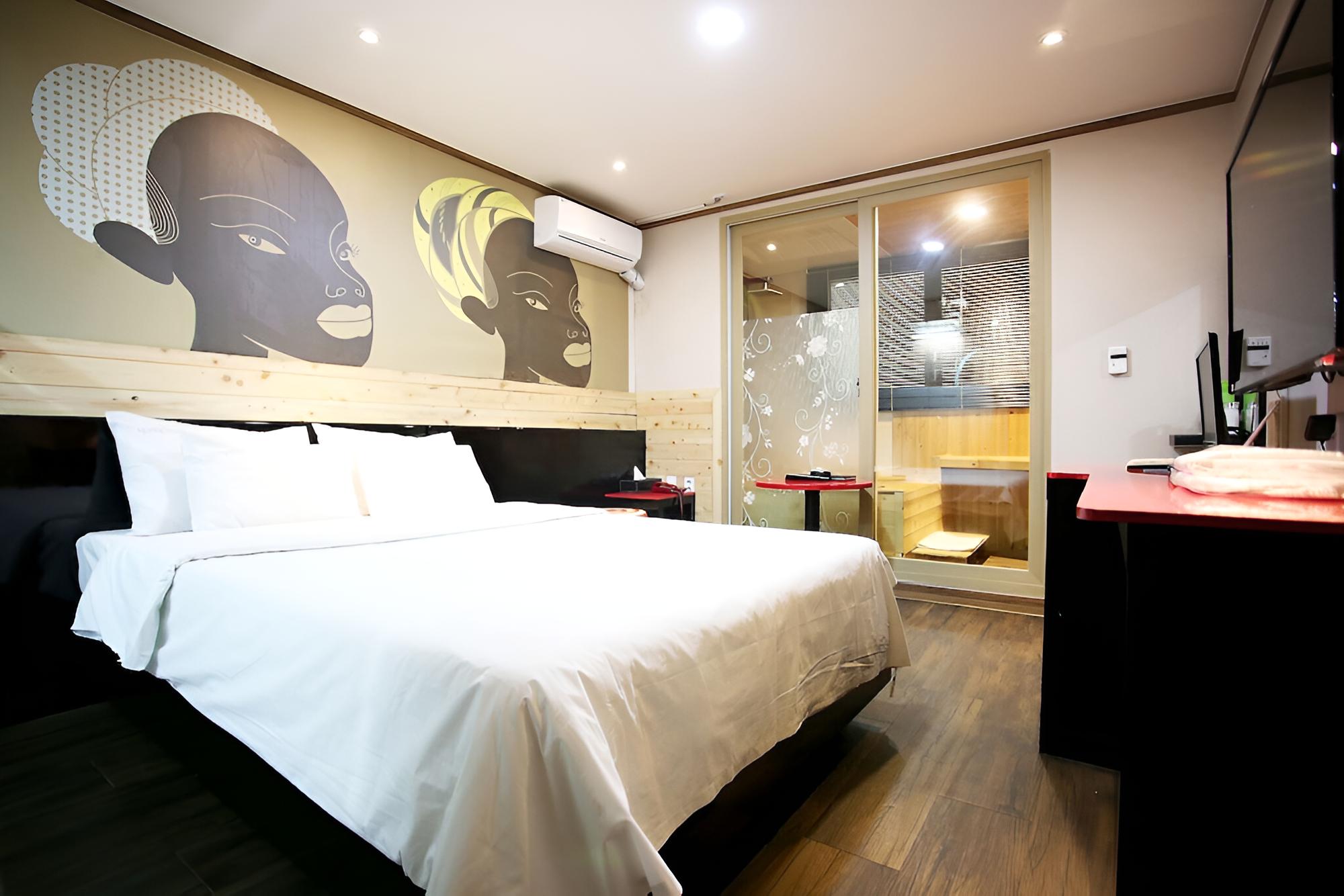 Room (Hinoki Room (Netflix Available)) photo 1