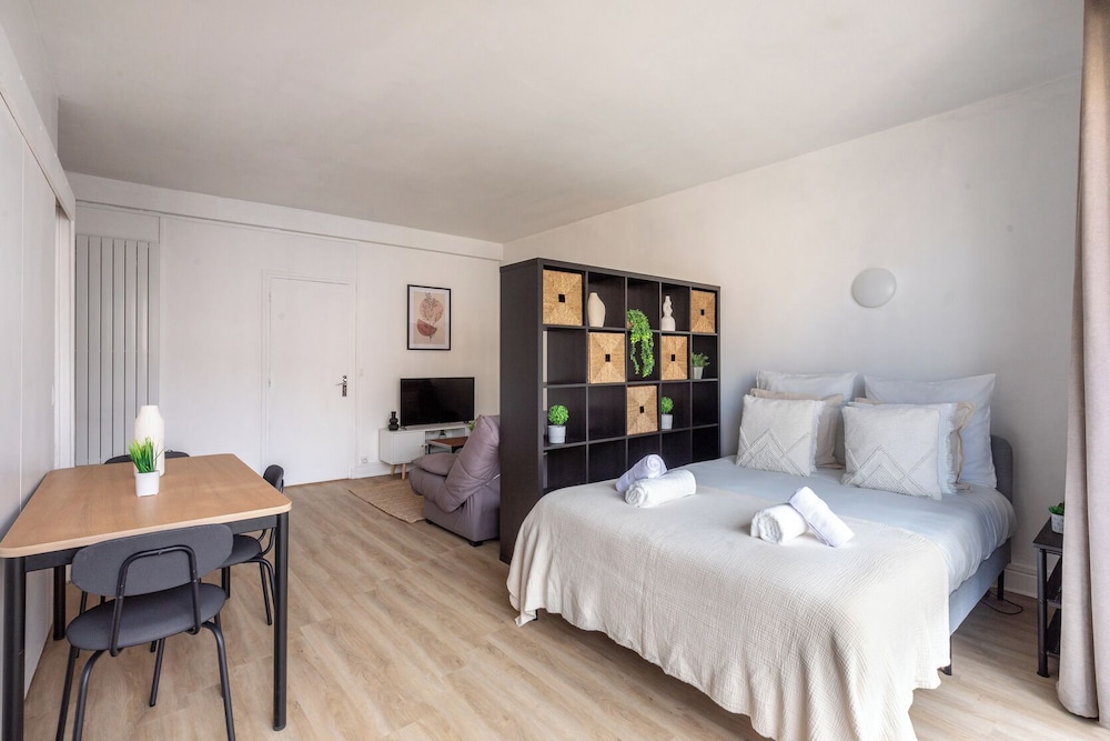 Basic Apartment photo 1