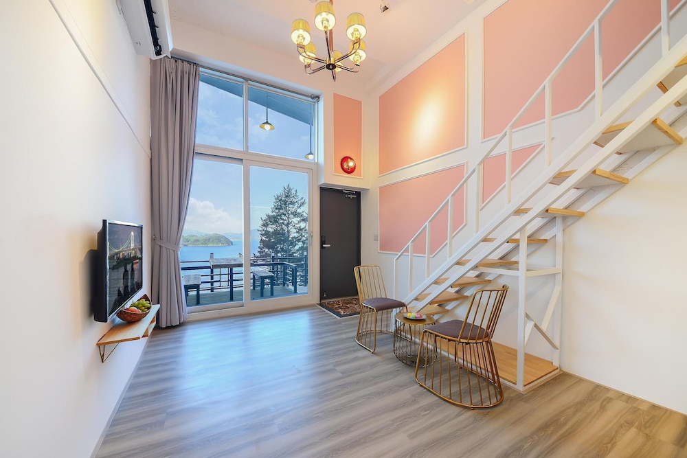 Basic Room, 1 Bedroom (E104(Ocean View)) - Photo 1
