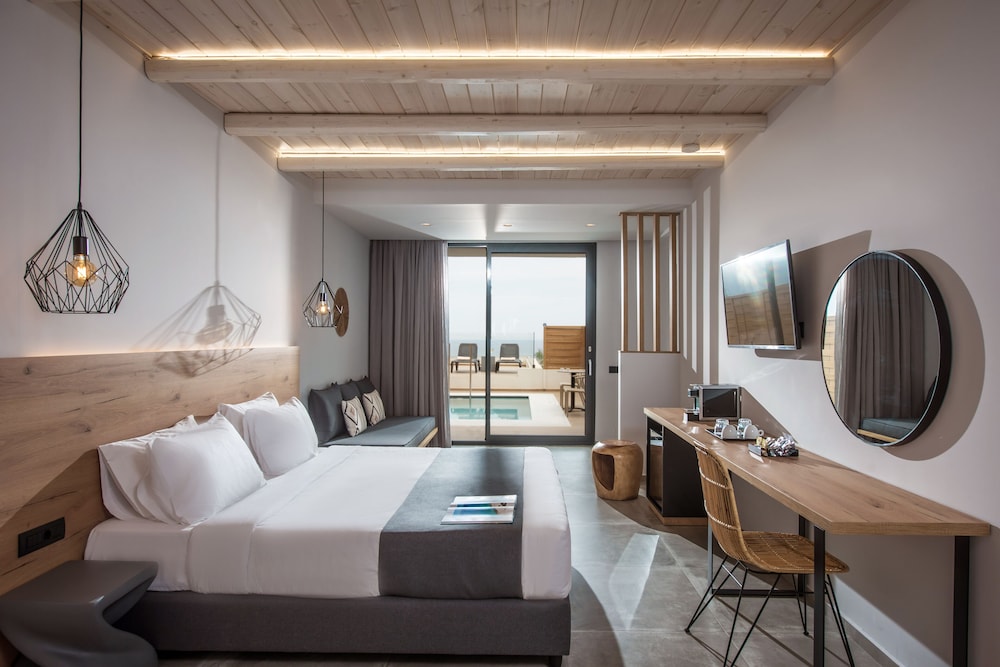 Junior Suite, Private Pool - Photo 1