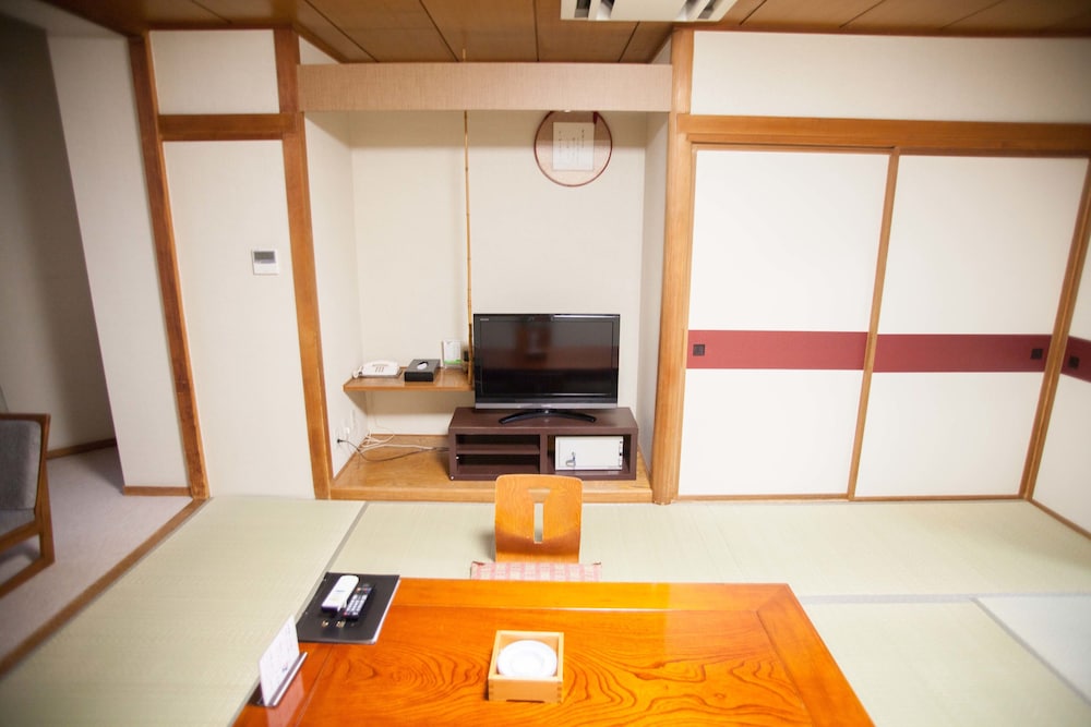 Japanese-Style Superior Room - Photo 9