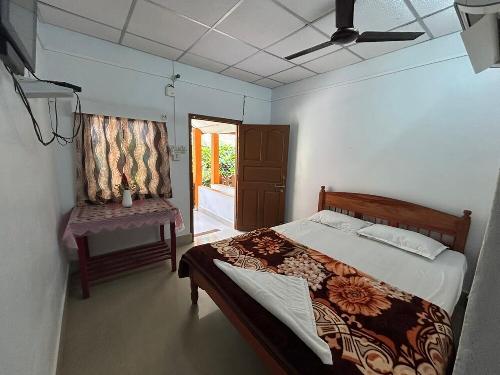 Budget Room - Photo 10