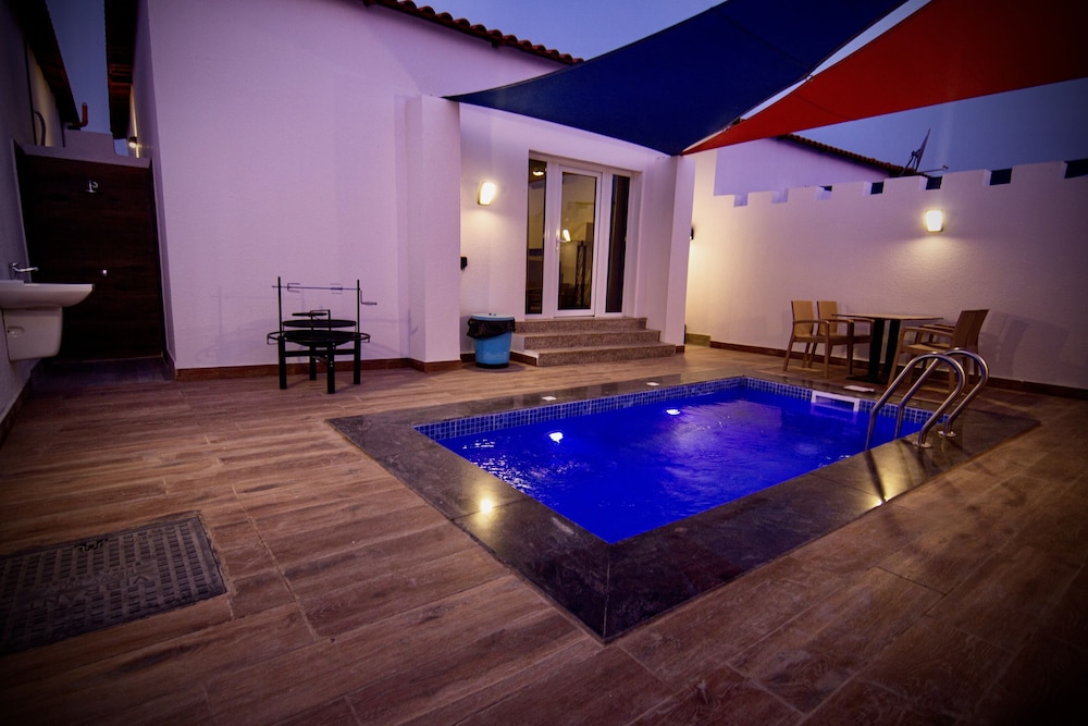 Luxury King Suite with Private Pool - Photo 5