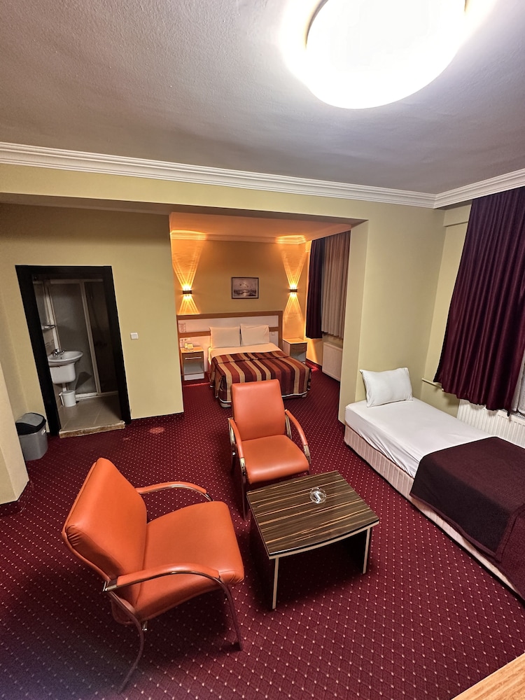 Standard Room, Multiple Beds photo 2