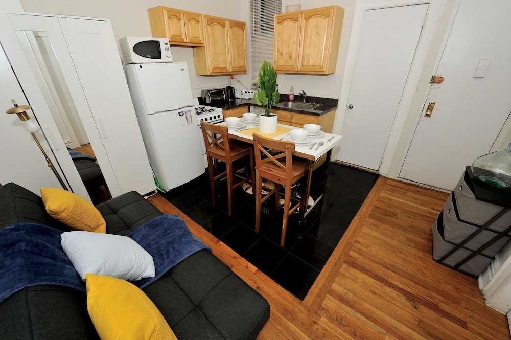 Apartment photo 2