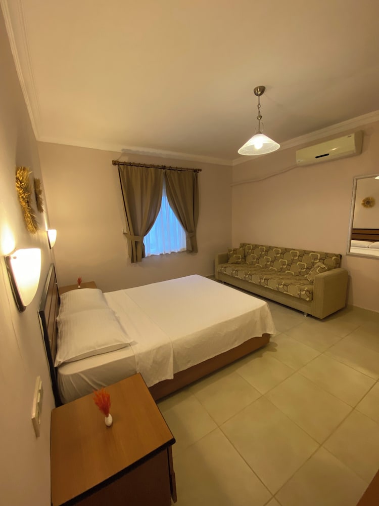 Standard Room, Partial Sea View