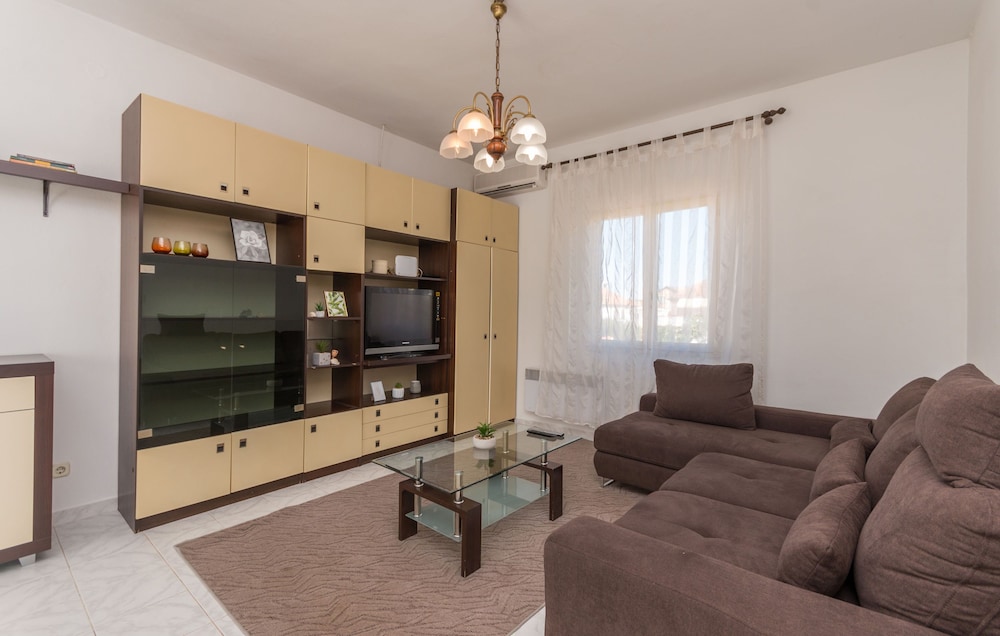 Apartment (A2)