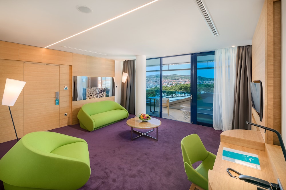Deluxe Suite, Balcony, Partial Sea View