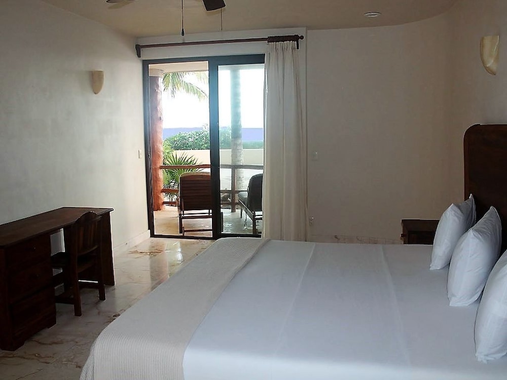 Deluxe Condo, 2 Bedrooms, Sea View, Oceanfront photo 1