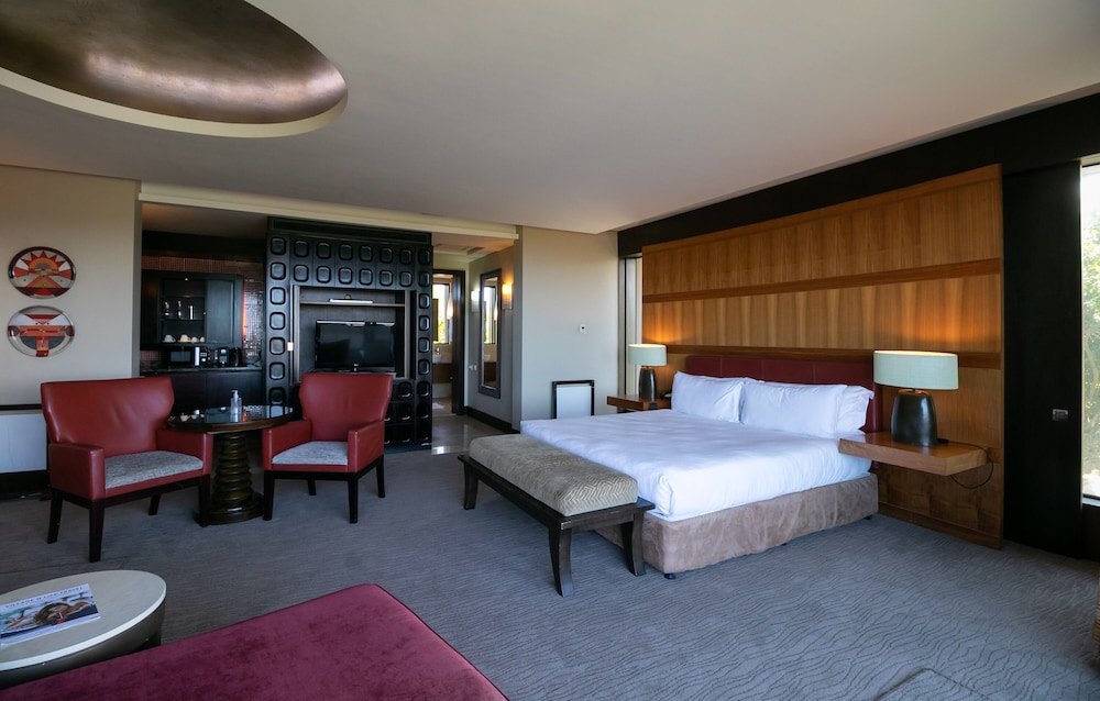 Sky Vista Large Suite