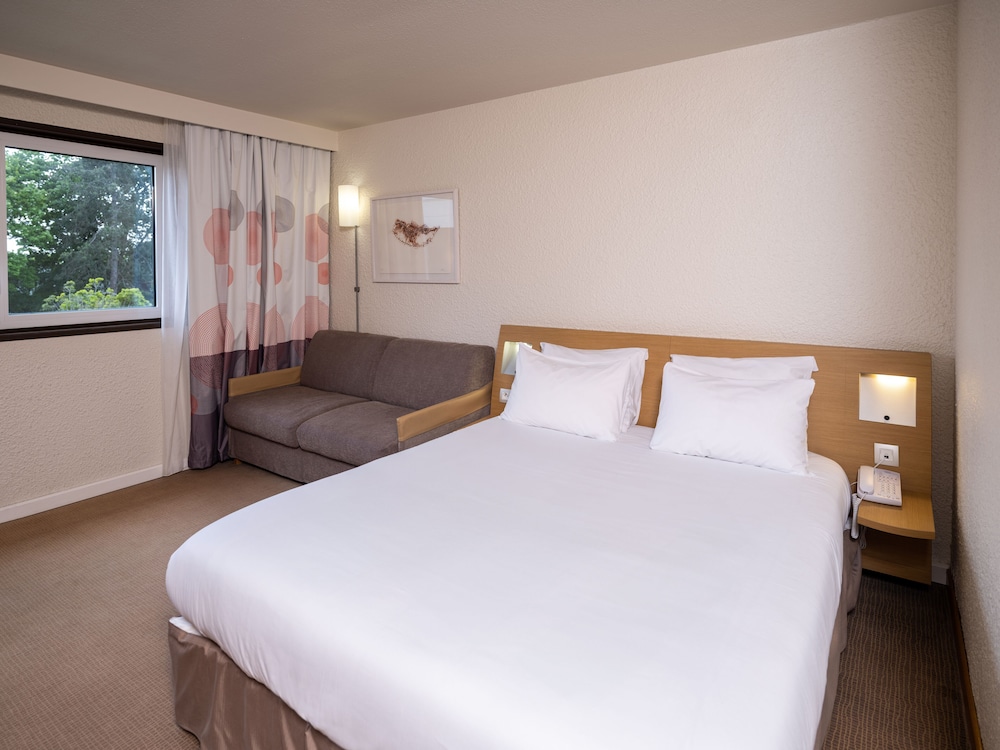 Family Room, Multiple Beds - Photo 3