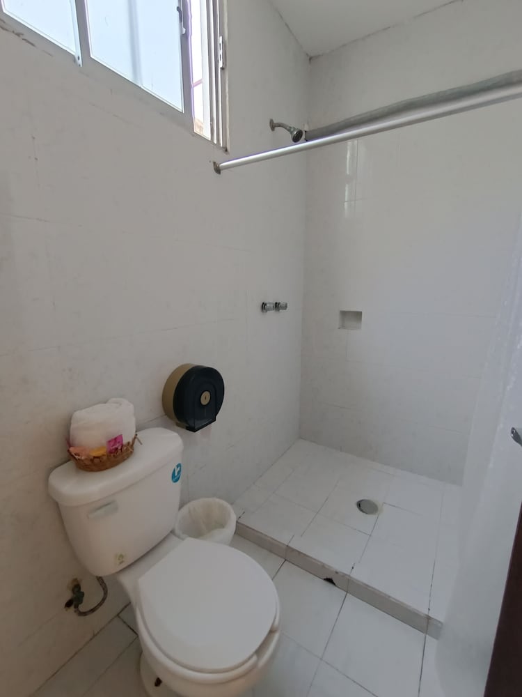 Standard Double Room - Photo 4