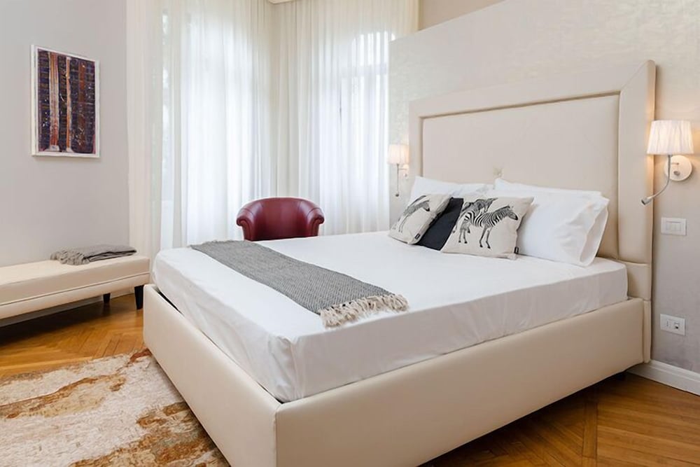 Luxury Suite, City View