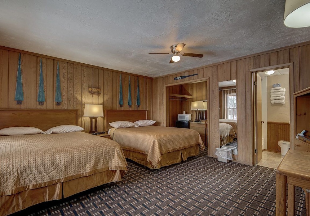 Standard Room, 2 Double Beds photo 2