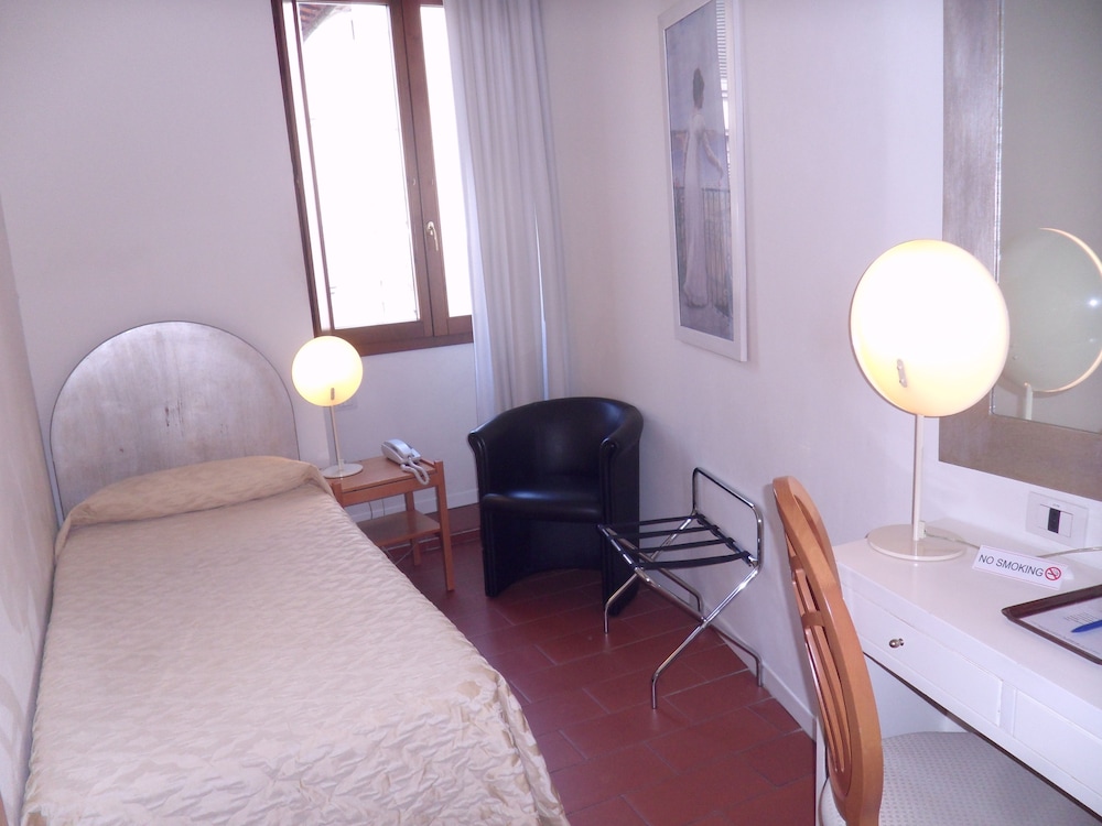 Classic Single Room, 1 Twin Bed photo 2