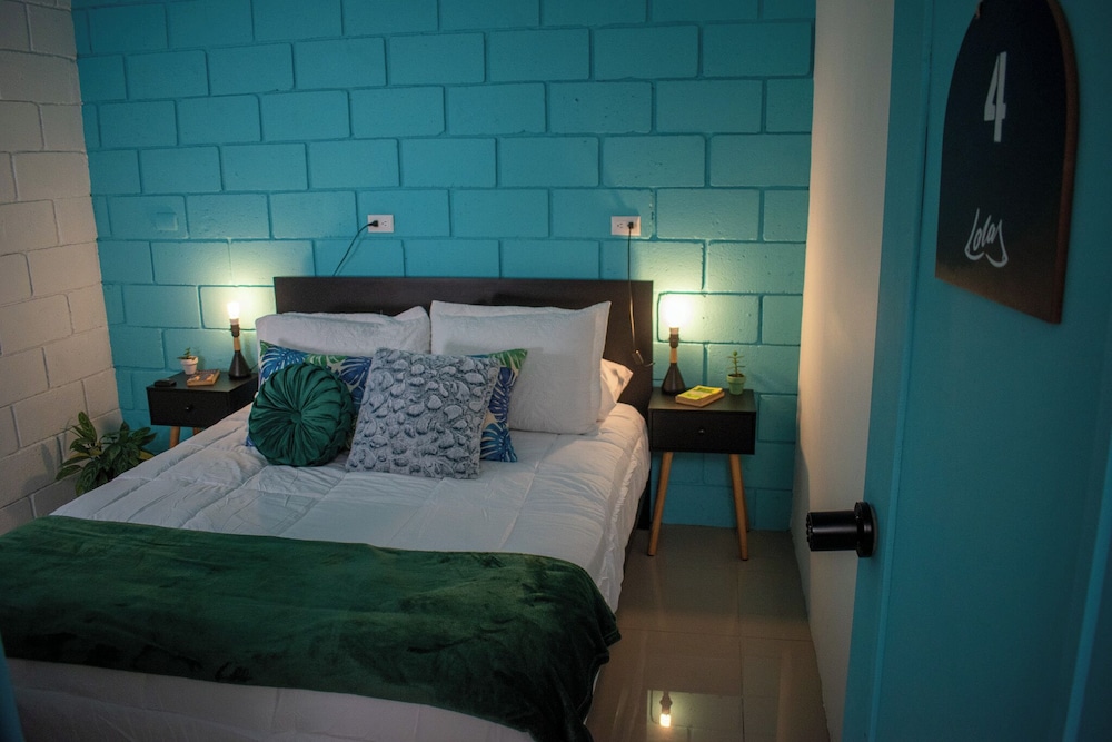 Deluxe Double Room, 1 Queen Bed, Private Bathroom photo 1