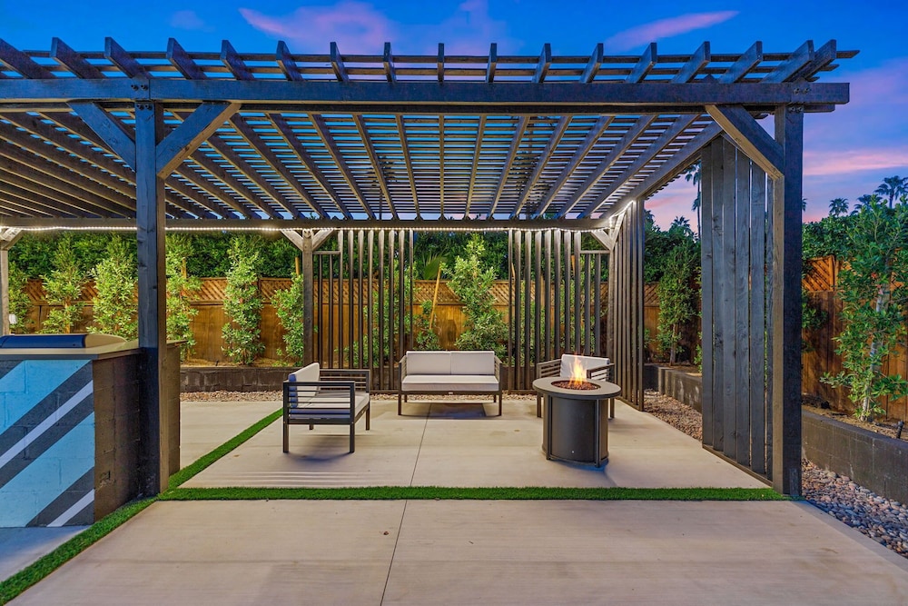 The Ritz - Luxury Home With Pool Speakeasy Bar, Billede 17