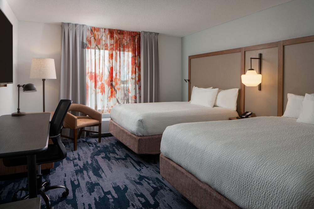 Room, 2 Queen Beds (Hearing Accessible) - Photo 2
