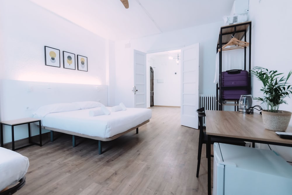 Habitación Triple (Privada, Baño Externo)