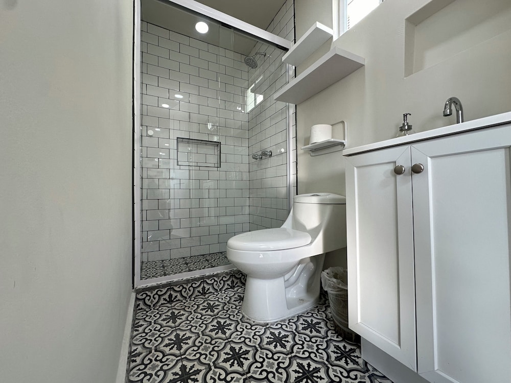 Exclusive Townhome, Balcony, Ocean View photo 2